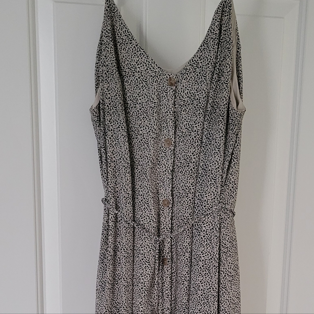 Sienna Sky Gold Sleeveless V-Neck Sundress